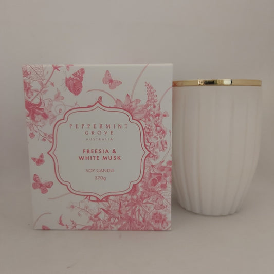 Peppermint Grove Freesia & White Musk Soy Candle 370gm