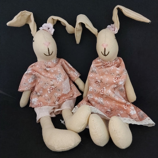 Holly & Ivy Rose Sitting Rabbit - Flippsy & Flopsy