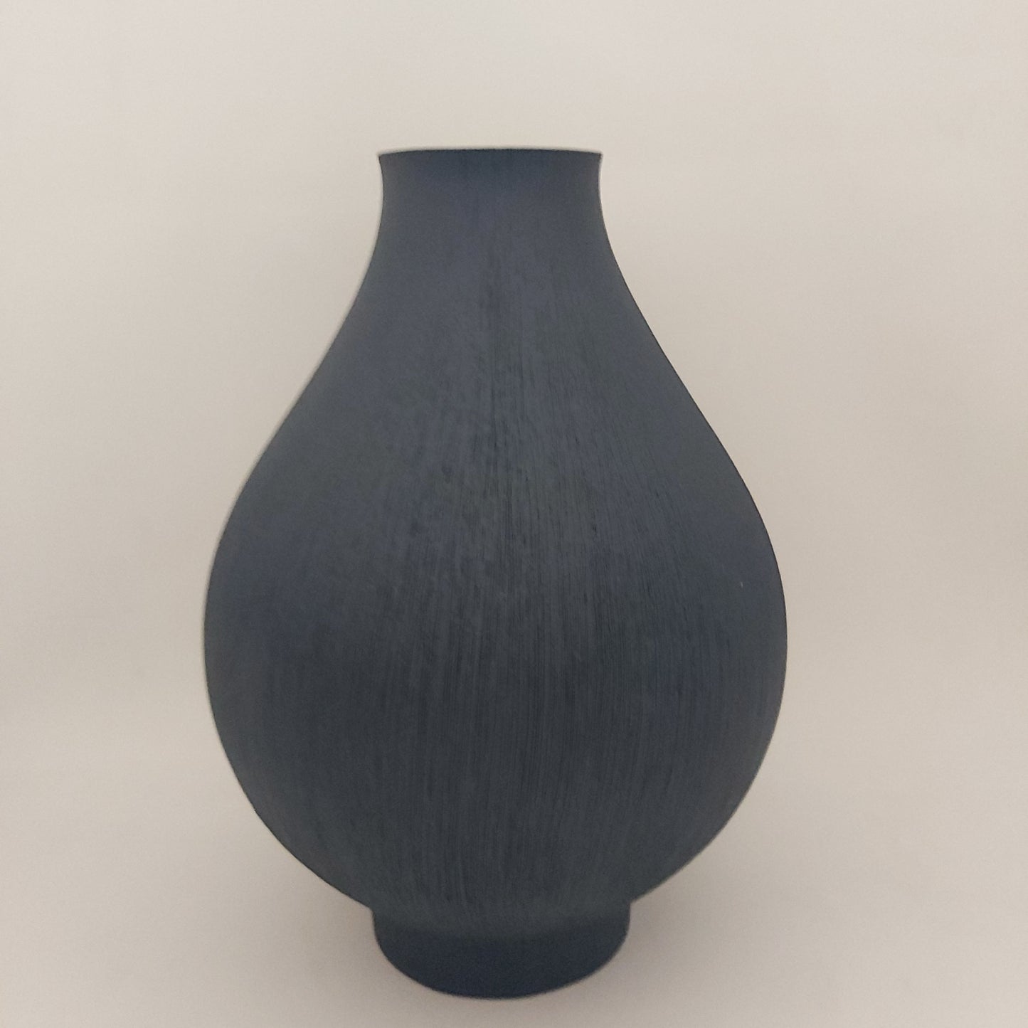 Roshi Medium Navy Nautilus Vase