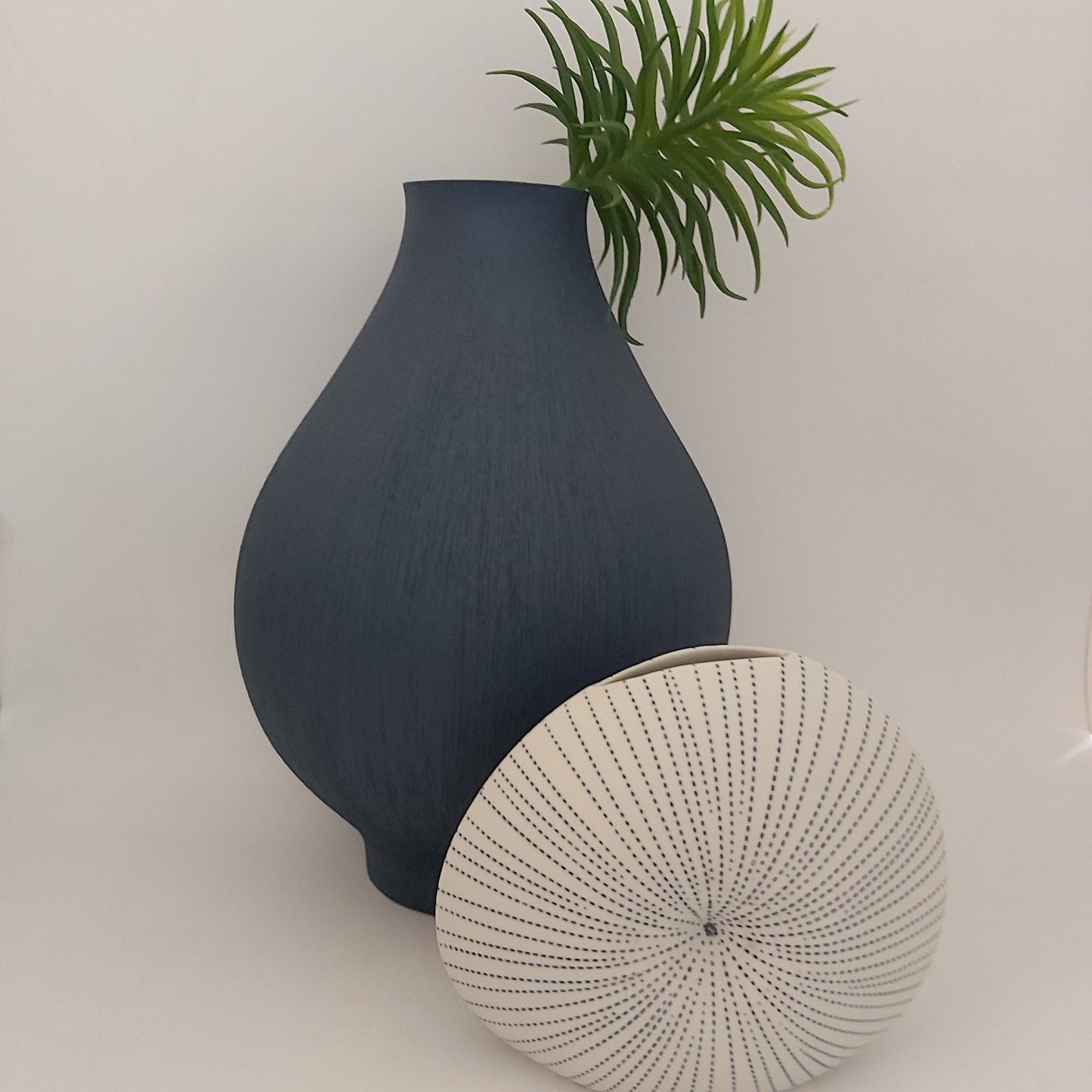 Roshi Medium Navy Nautilus Vase